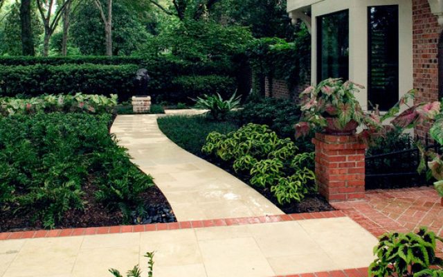River Oaks Landscaping