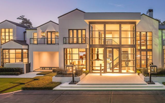 Luxury Front Yard Landscape