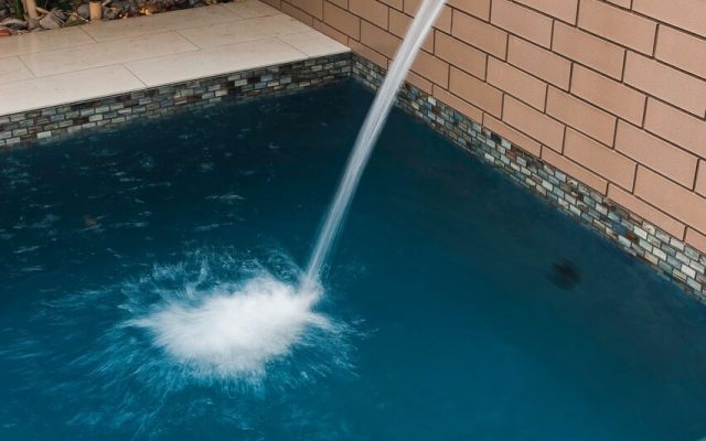 Contemporary Swimming Pool