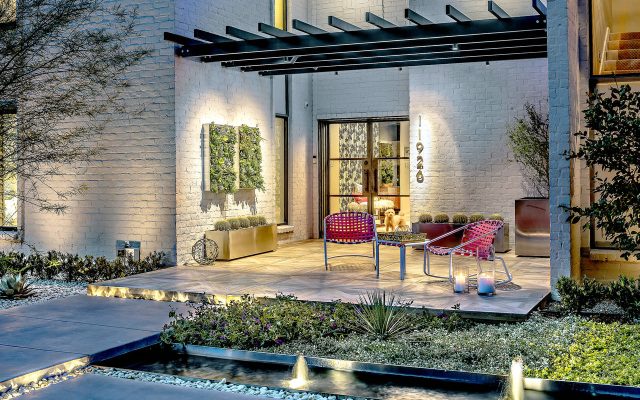 This Front Porch Beats Having a Backyard
