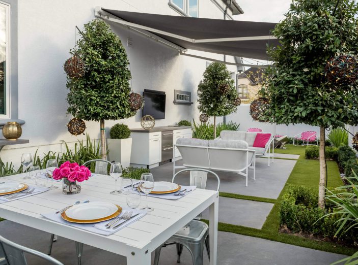 Outdoor Dinner Terrace