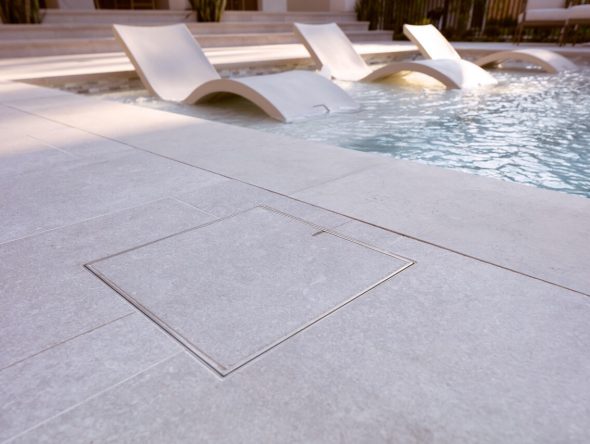 southside-place-pool-house-garden-03