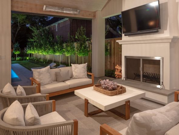 southside-place-pool-house-garden-09