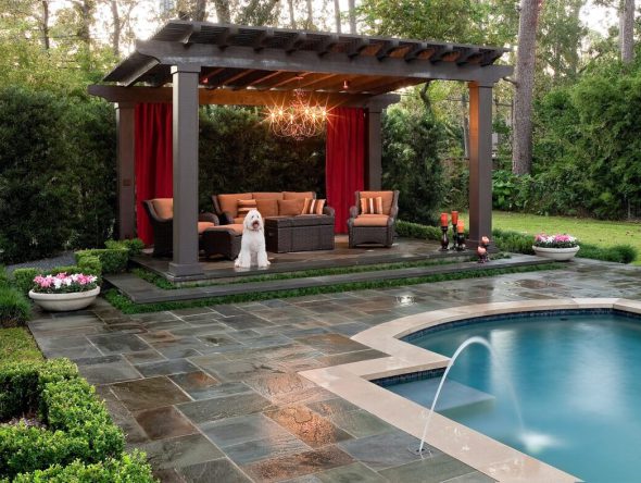 traditional-pool-and-landscaping-02