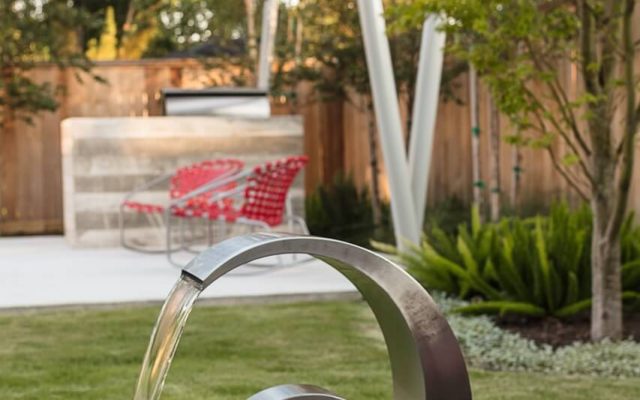 Changing the Grade of the Houston Landscape Creates Interest